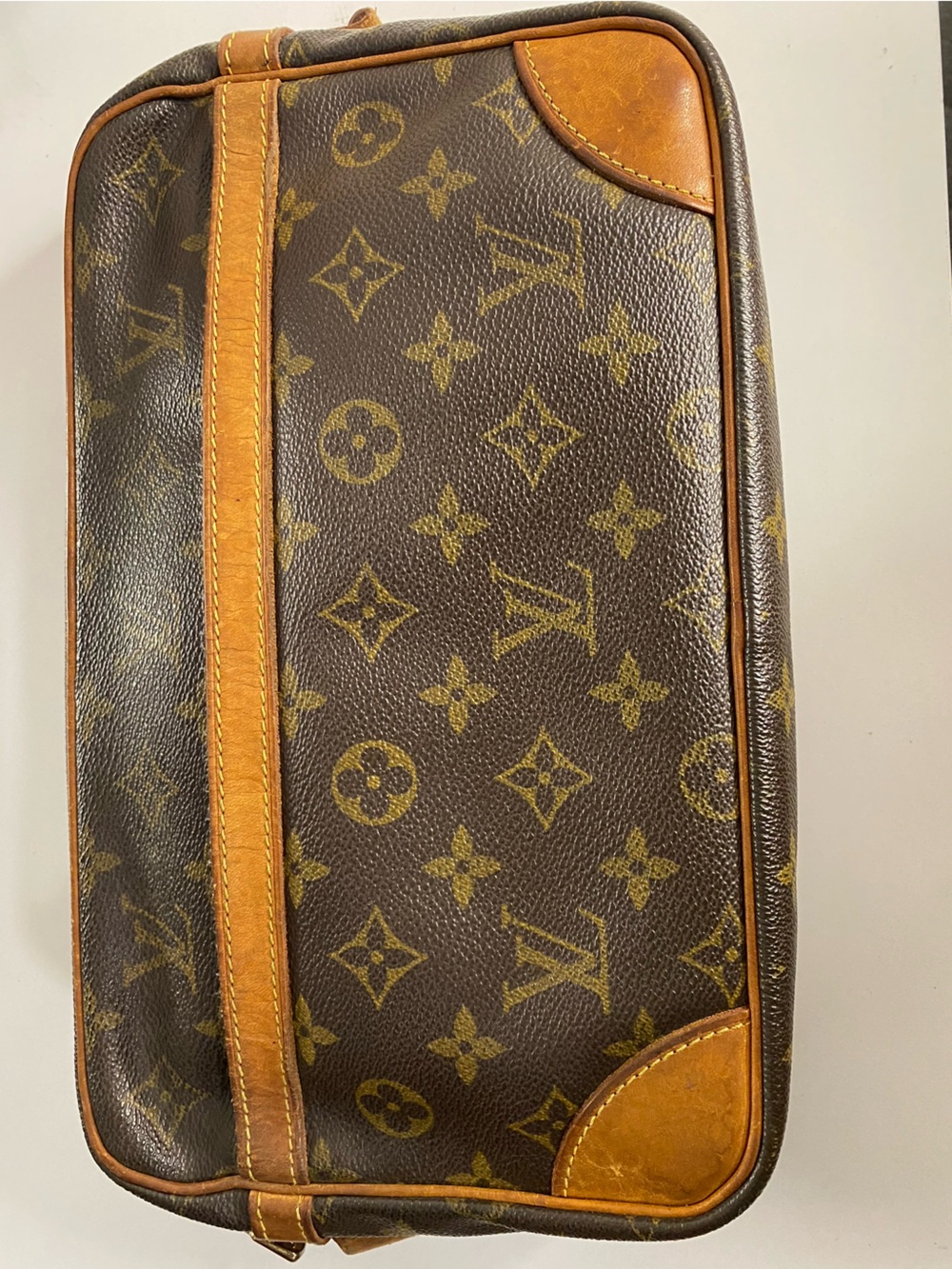 🛍️Louis Vuitton Authentic Monogram Canvas Toiletry Pouch in Brown and Tan